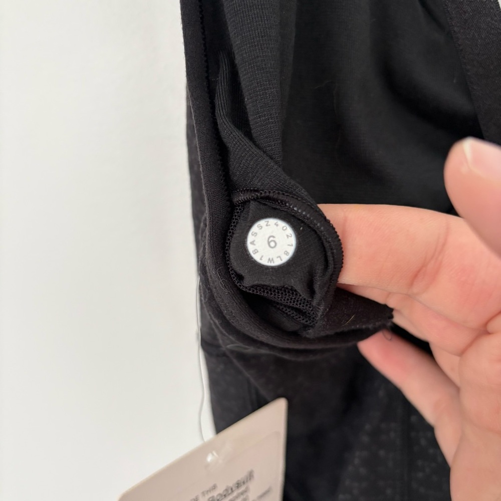 NWT Lululemon The Easy Bodysuit Nulu - Monochromic Black Emboss - Size 6 - Picture 8 of 10